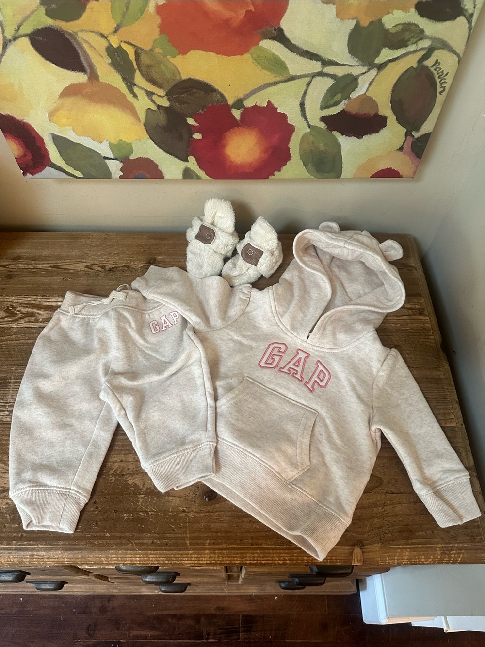Baby Gap Hooded Sweatshirt Set Gray w/Pink Trim Robeez Crib Booties 3-6mo